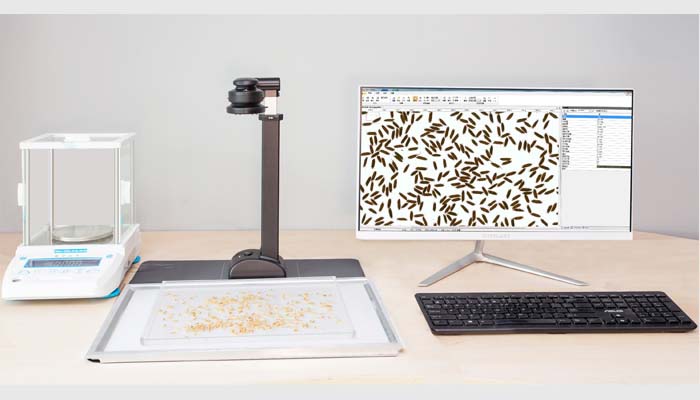 SC-G型全自動種子考種及千粒重分析儀系統(tǒng)，考種儀，自動考種儀，自動考種分析儀。是根據(jù)圖像識別原理來實現(xiàn)自動分析的。其圖像的成像方式有2種可選（高速掃描或500萬像素拍照），目標照明模式可在背光和普通日光之間切換。可用于各類農(nóng)作物實粒種子的精確考種、各類糧庫的蟲口計數(shù)分析，以及發(fā)芽率、均勻度分析，可兼做表面光滑的昆蟲計數(shù)或蟲卵計數(shù)（如：米象、蚜蟲、蠶卵、魚籽等），以及被當作種子凈度工作臺用于種子凈度檢驗。內(nèi)置支持網(wǎng)上在線升級的模塊。